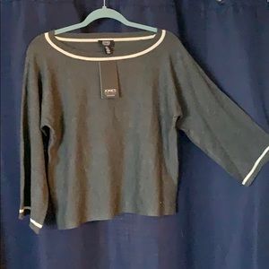BNWT Jones New York size Signature sweater.